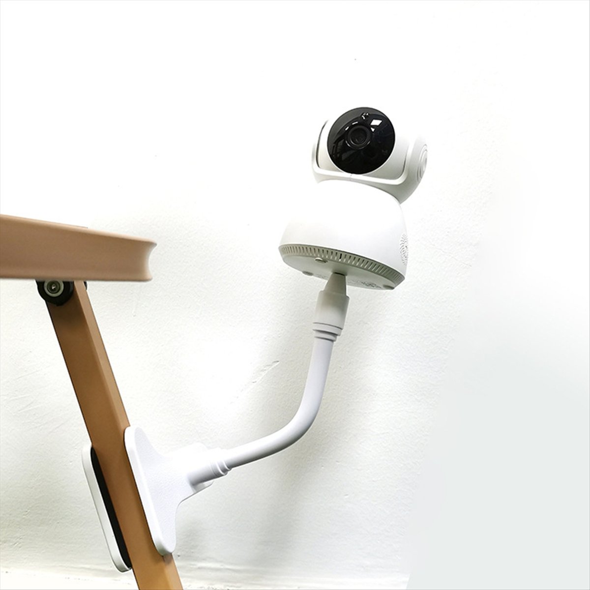 TCE Universal No Punching Clip - مراجعة Webcam Stand Clip وسعره